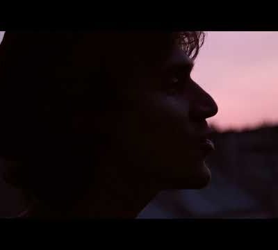 Un mur face au monde : quelques regrets perdus dans mes carnets.