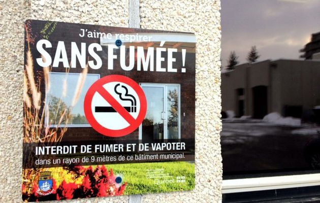 Au Canada, on aime respirer sans fumée à proximité des bâtiments municipaux