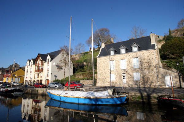 Situ&eacute; sur l'embouchure de la Vilaine, le Port de la Roche Bernard est un havre de paix...