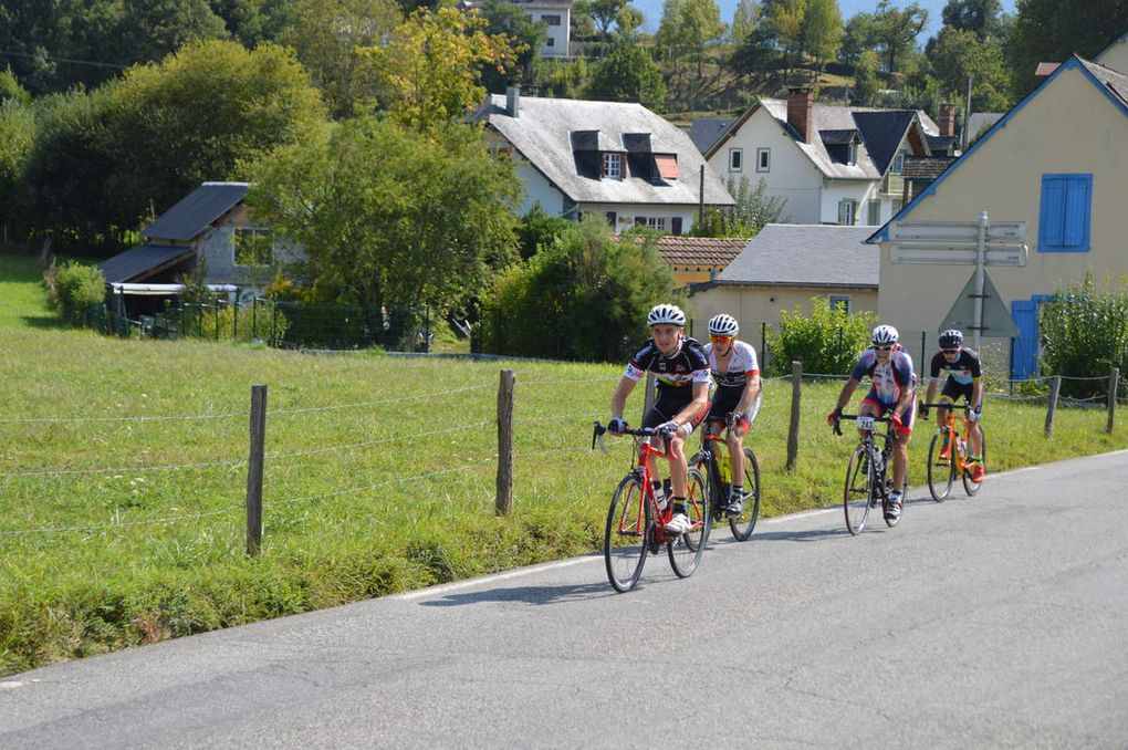 Alexis finit dans le peloton; Pierre, Sébastien et Vincent dans les Gruppettos.