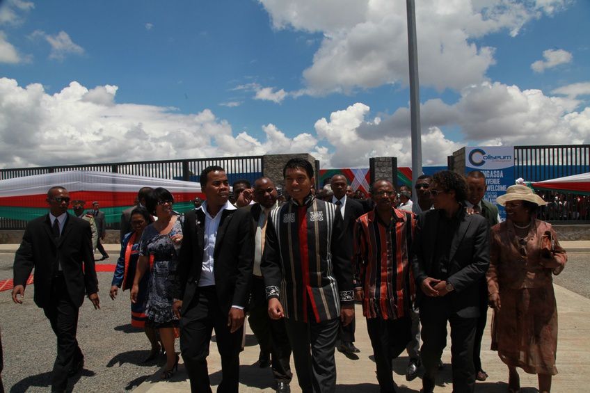 Dans le cadre du IIè anniversaire de la IVèRépublique, le couple présidentiel, Andry et Mialy Rajoelina, a inauguré le «Coliseum de Madagascar» sis à Antsonjombe. 4è partie. Photos: Harilala Randrianarison