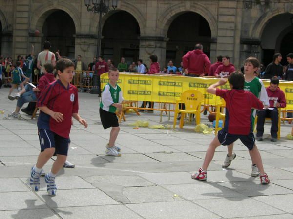 Journée du samedi 7 juin 2008. De nombreux jeunes du club sont allés participer au tournoi de street basket organisé par Azpeitia