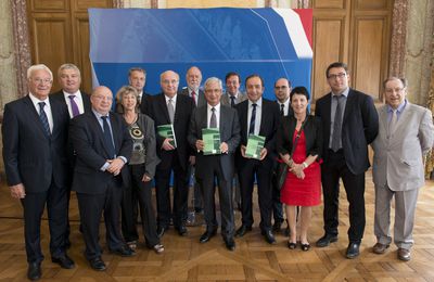 Remise du rapport de la Commission d'enquête sur la sidérurgie française et européenne