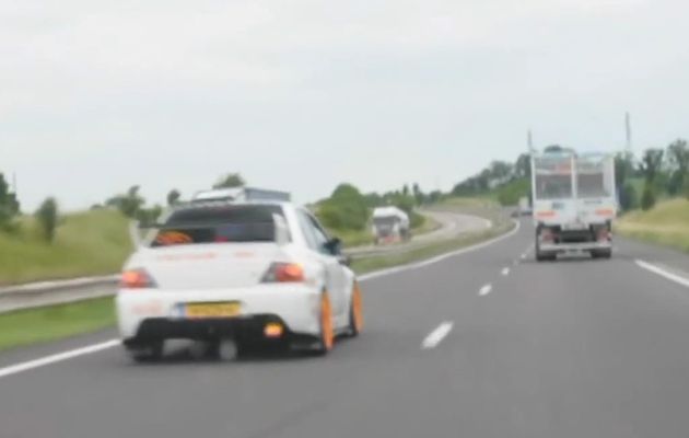 AUDI RS4 B5 vs EVO 7 