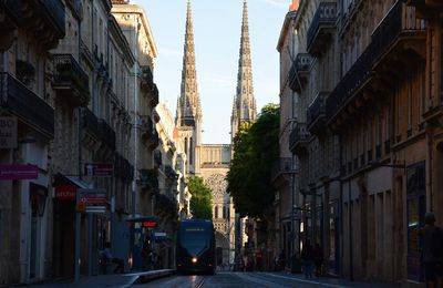 Passage de la Pierre aux Monument de Bordeaux