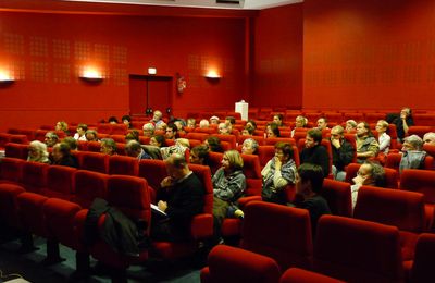 DU SOJA A LA DEMOCRATIE : RESUME D’UNE JOURNEE-DEBAT A LORIENT.