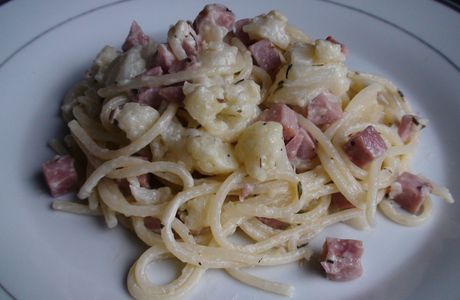 Spaghettis au jambon et choux-fleur