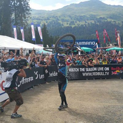 Championnats du Monde DH — Hart et Atherton au sommet - Championnats du Monde DH à Val di Sole. Danny Hart et Rachel Atherton sont à nouveau sacrés champions du monde. La France conquiert les quatre podiums. - (Tous droits réservés 2000-2016 © Vélo 101, le site officiel du Vélo ®)