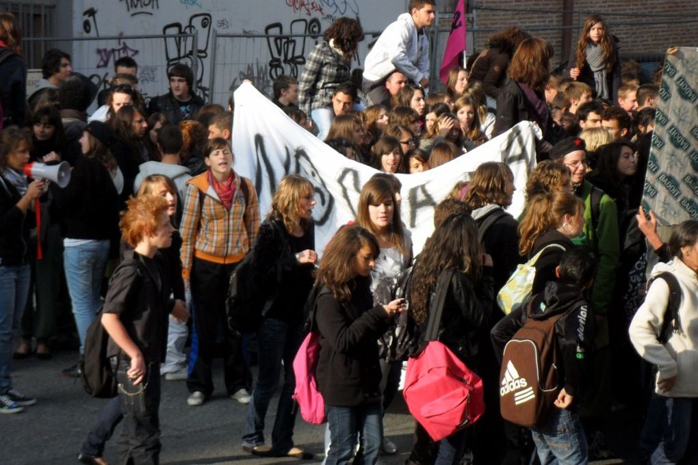 Lycéen-ne-s, cheminots, Aubert-Duval, des profs, des retraités etc...