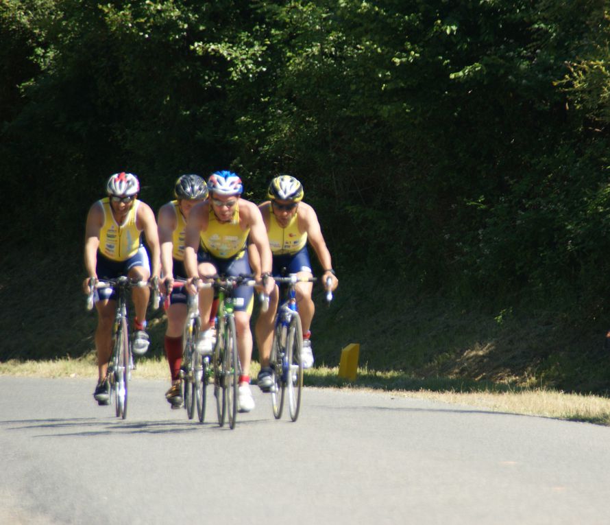 Si les triathlètes ont répondu présent, le soleil lui était au rendez-vous...