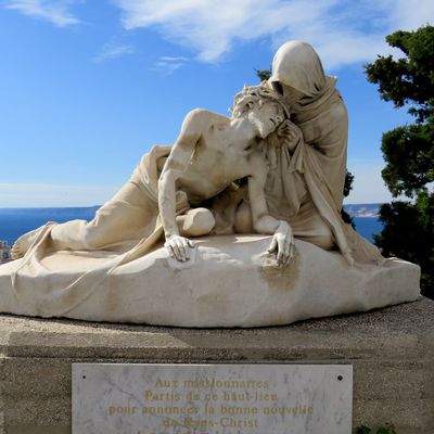 Le Christ et sainte Véronique, esplanade de Notre-Dame-de-la-Garde 
