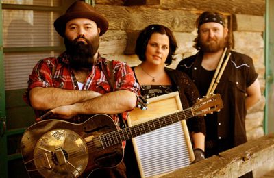 The Reverend Peyton's big damn band : Devils look like angels