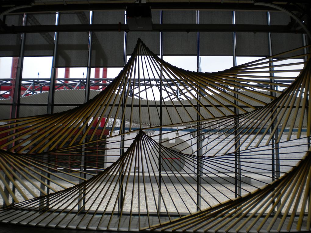 Des photos du parc, de la Grande halle, des jardins... La Villette est un endroit plein de beauté et de charme, un bol d'air dans Paris.