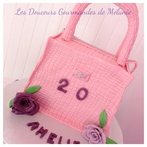 Gâteau 3D : Sac à main rose et argenté en cuir