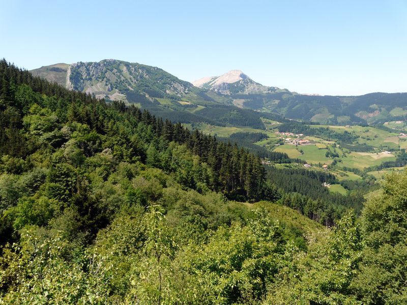 Images de la route dur la Ligne de Partage des Eaux au nord de l'Espagne