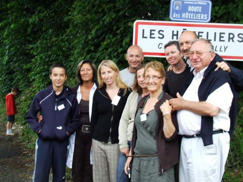 Cet album regroupe les familles de:
Monique HOTELLIER et Michel BERLIE
Marie-Madeleine HOTELLIER et François JACOB
Claude HOTELLIER et Colette RUFFIEU
Claude HOTELLIER et Arlette BARLET
Bernadette HOTELLIER et René GUILLOT
