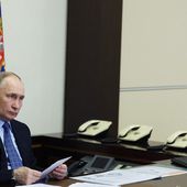 Attentat de Moscou : le Kremlin justifie l'absence de Vladimir Poutine aux hommages, assurant qu'il "se sent pleinement concerné"