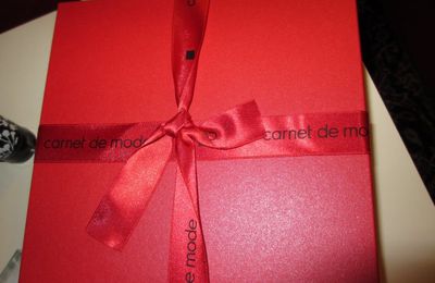 Carnet de Mode la box édition de Noël qui déchire  !