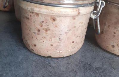 Pâté de porc en bocaux