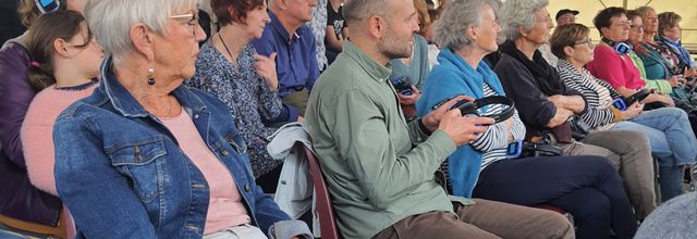 La sortie de résidence de la Compagnie allemande LOKSTOFF a attiré beaucoup de monde à Excideuil avec la mise en spectacle du roman de Fred Uhlman "L'ami retrouvé" 