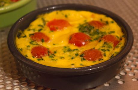 Clafoutis aux tomates cerises à la tomme de brebis