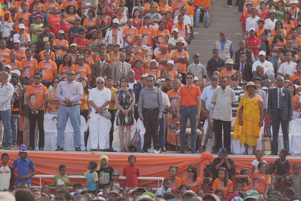 Coliseum d'Antsonjombe, Antananarivo, dimanche 1er décembre 2013. Présentation officielle des candidates du groupement MAPAR (Miaraka amin'ny Prezidà Andry Rajoelina), pour les élections législatives du 20 décembre 2013, à Madagascar.