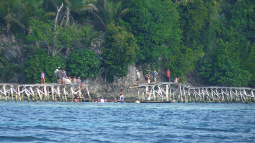 Du paradis des îles Togians et des peuples Bajaux aux rites du pays Toraja!!