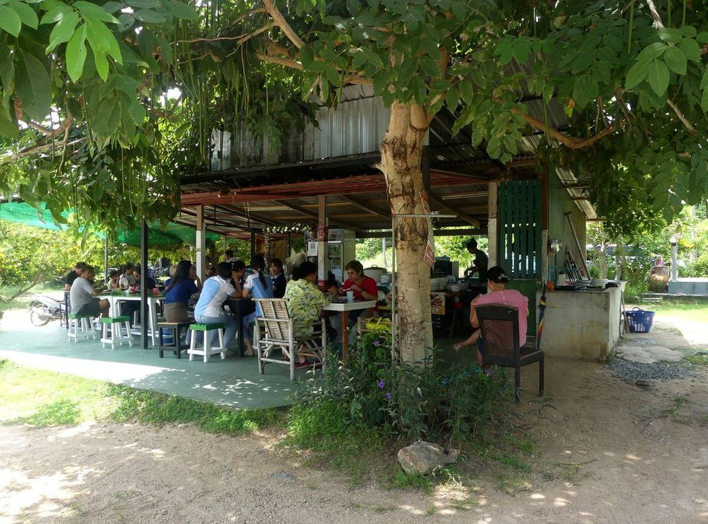 Cham Krajai Kitchen, restaurant à Takian Tiah