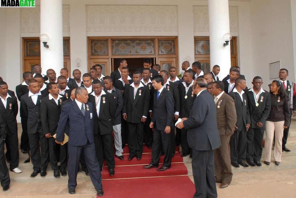 Les XV Makis de Madagascar, vainqueur de la Namibie, lors de la CAN 2012 de rugby, faits Chevaliers de l'Ordre national malagasy. Photos Harilala Randrianarison. www.madagate.com