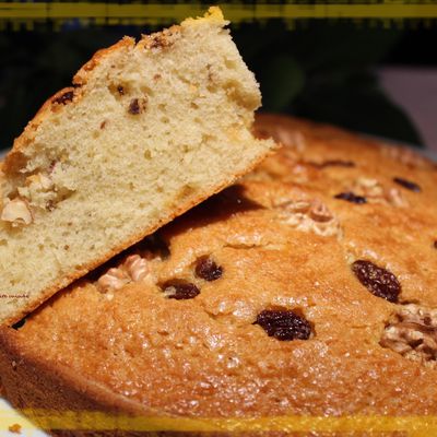 Gateau au yaourt aux noix et raisins secs façon coca de pasas y nueces