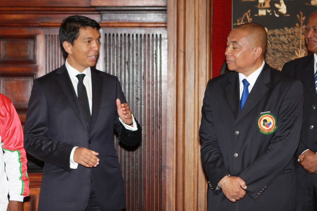 Le Président Andry rajoelina, a reçu les karatékas malagasy et l’équipe de volley-ball de la Gendarmerie Nationale.