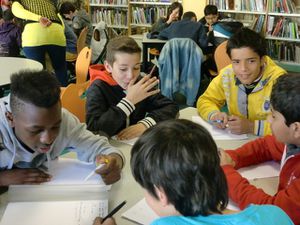 Cours d'Hindi avec des élèves volontaires