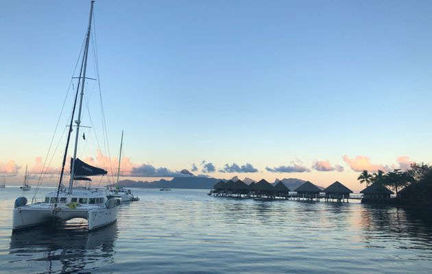 Vues du mouillage , entraînement de Va'a , à Moorea 