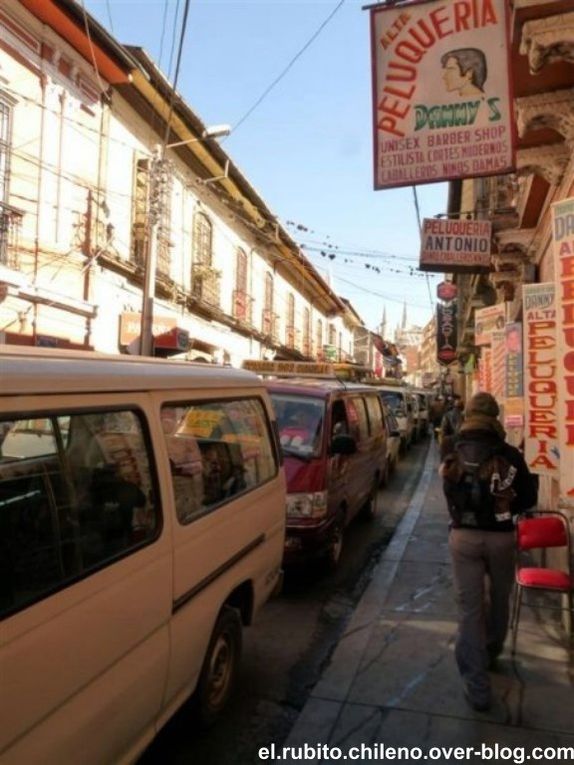 La Paz.... des délires de fou, des combats de catch féminins qui terminent en sang, du cactus hallucinogène, une ville vivante et vraiment unique! 5 jours de pur bonheur. Merci Brice, Laura, Emi, Osmar et bien sur le Loki Hostellllll