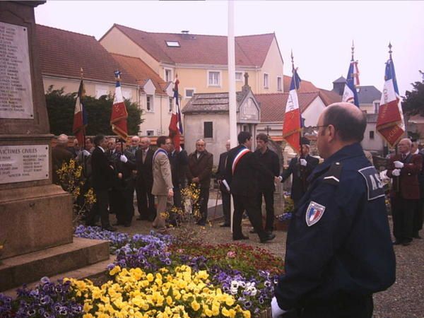 Album - Commémoration à Carrières 30.4.06