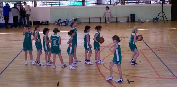 Match hyper serré, suspense insoutenable, public en folie, revivez en images la 1/2 finale des benjamines contre bizanos en 2007