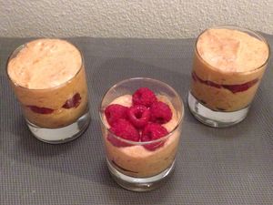 Mousse d'abricots aux framboises