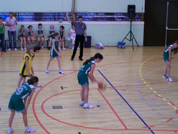 Match hyper serré, suspense insoutenable, public en folie, revivez en images la 1/2 finale des benjamines contre bizanos en 2007