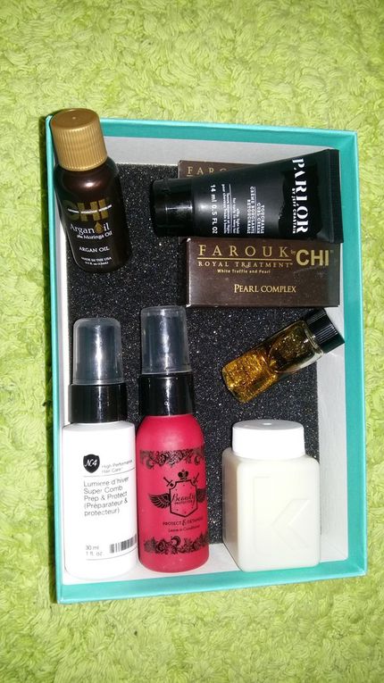 Quelques produits que j'ai reçu, il y a aussi pas mal de maquillage