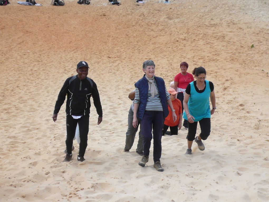 LES ZOUGLOUS 2010-2011 ont pu enfin faire leur première sortie sur les dunes de SAULX LES CHARTREUX et la belle forêt .Une sortie pic-nique est prévue bientôt dans le même lieu .je vous laisse apprecier les photos