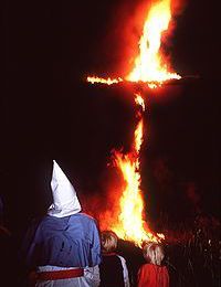 D'où viennent les Croix de Feu du Ku Klux Klan ?