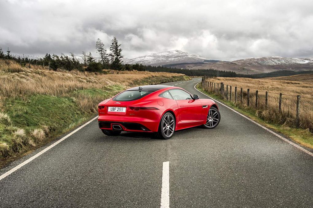 Jaguar F-Type: un petit quatre cylindres et de grosses économies