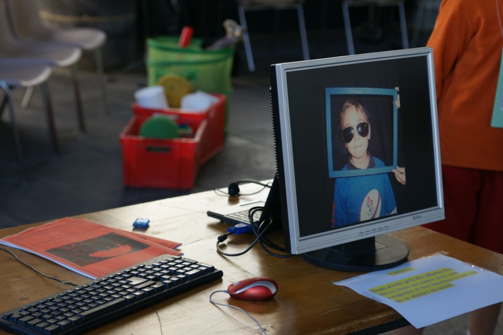 650 élèves des écoles publiques du secteur d'Aigueperse et leurs équipes pédagogiques se sont retrouvés toute la journée du 21 mai 2010 à Aigueperse pour présenter le travail effectué en classe, les démarches employées, découvrir celui d