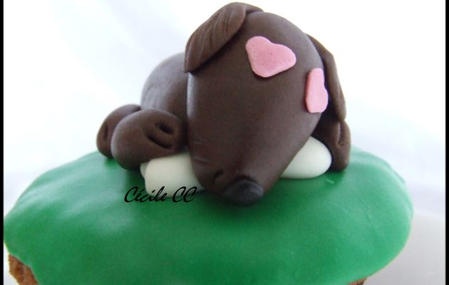 Tutoriel pour décorer un cupcake "chien amoureux"...