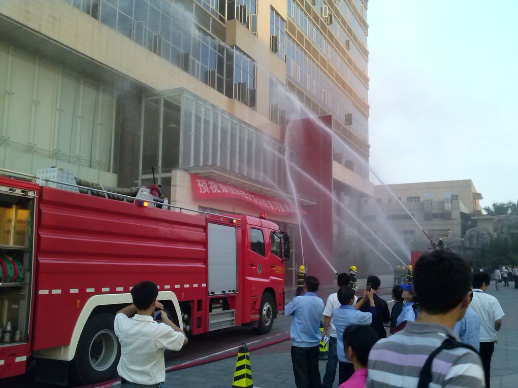 Au feu, les pompiers...