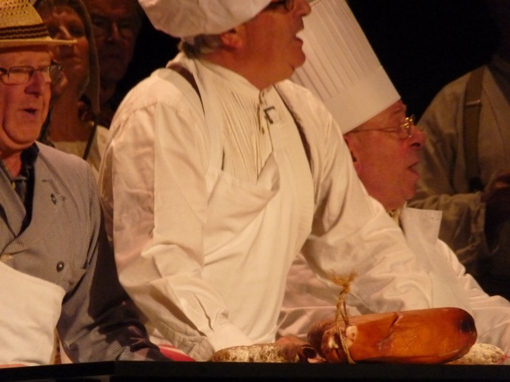 17 mai 2013 - La CANTILENE remet çà ! Dans la nouvelle salle de Rethel, "L'ATMOSPHERE" , avec le concours des services de la ville, des opérettes à grand spectacle pour le plaisir de 350 spectateurs.