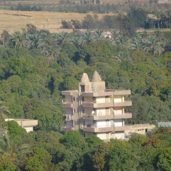 maisons pas terminées et autres paysages