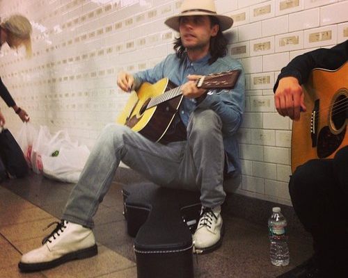 * Jared Leto - show improvisé dans les rues de NYC [photos #2]