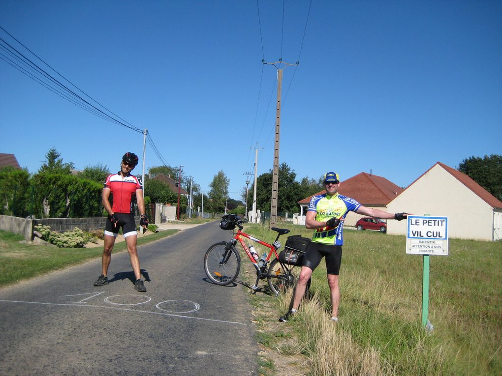 Les cimetières où l'on trouve toujours de l'eau fraîche. Plus loin le km 100, au Vil-Cul^^.'