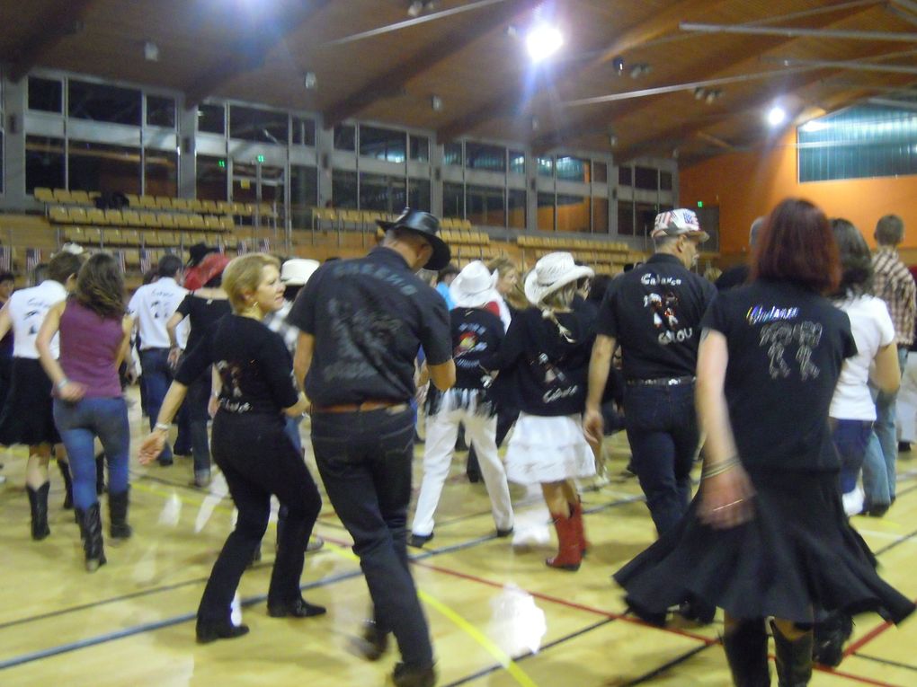 Le Bal du TELETHON organisé par Nadine et les CRAZY BOOTS COUNTRY, animé par Brigitte et CADANCE